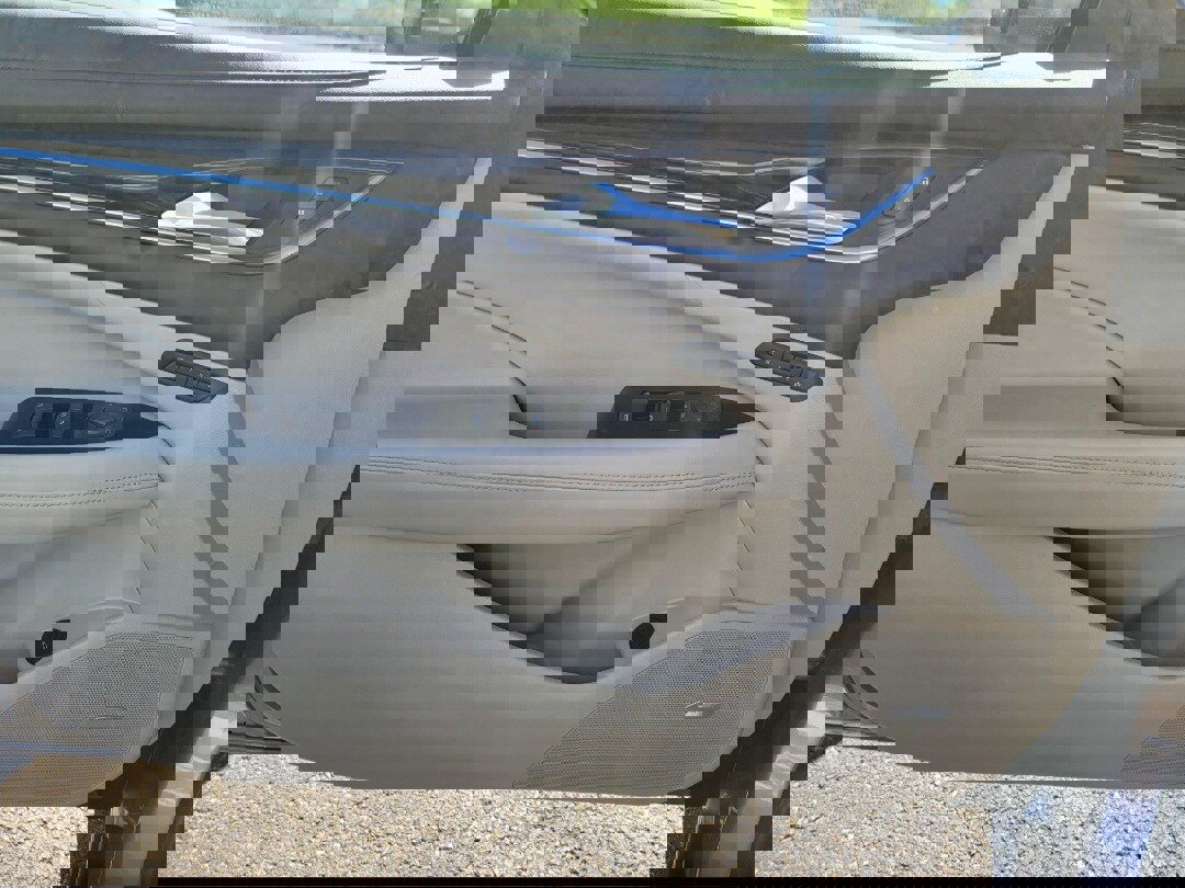 Used 2018 Buick LaCrosse Essence w/ Sights and Sounds Package image 3