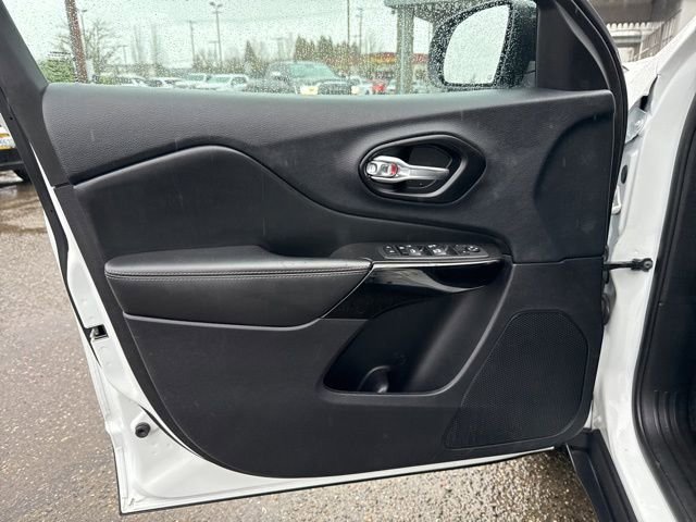 Used 2023 Jeep Cherokee Altitude Lux image 24