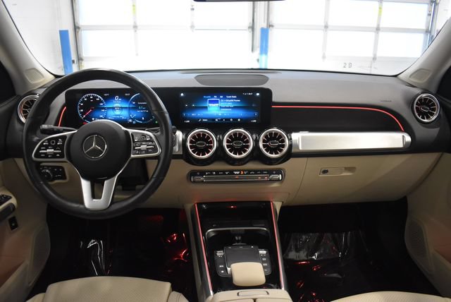 Used 2022 Mercedes-Benz GLB 250 4MATIC image 5
