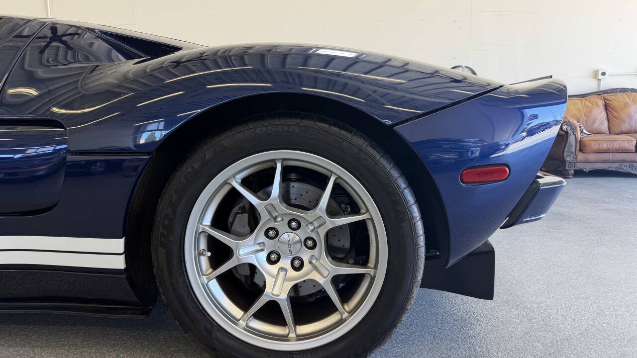 Used 2006 Ford GT RWD image 69