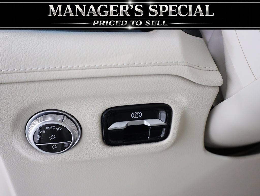 Used 2025 Mercedes-Benz EQS 450+ 4MATIC SUV image 12