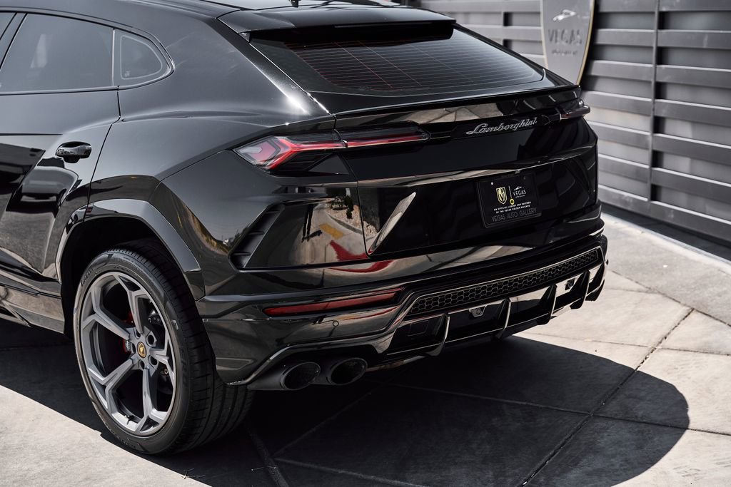 Used 2022 Lamborghini Urus AWD/4WD image 9