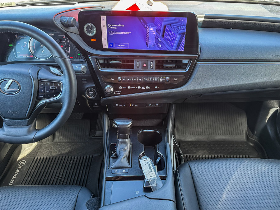 Used 2024 Lexus ES 300h w/ Premium Package FWD image 13