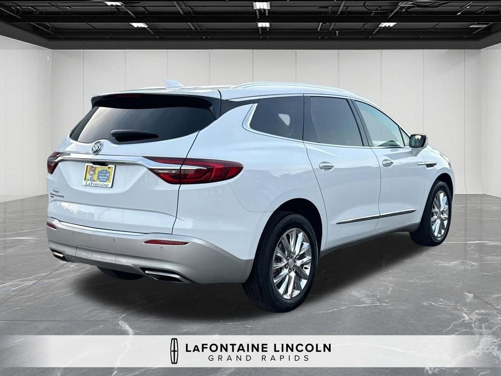 Used 2021 Buick Enclave Premium w/ Surround and Sites Package AWD/4WD image 5