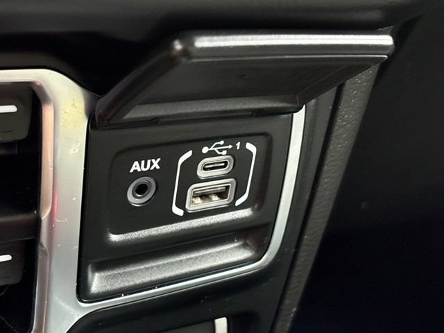 Used 2025 Jeep Gladiator Mojave AWD/4WD image 18