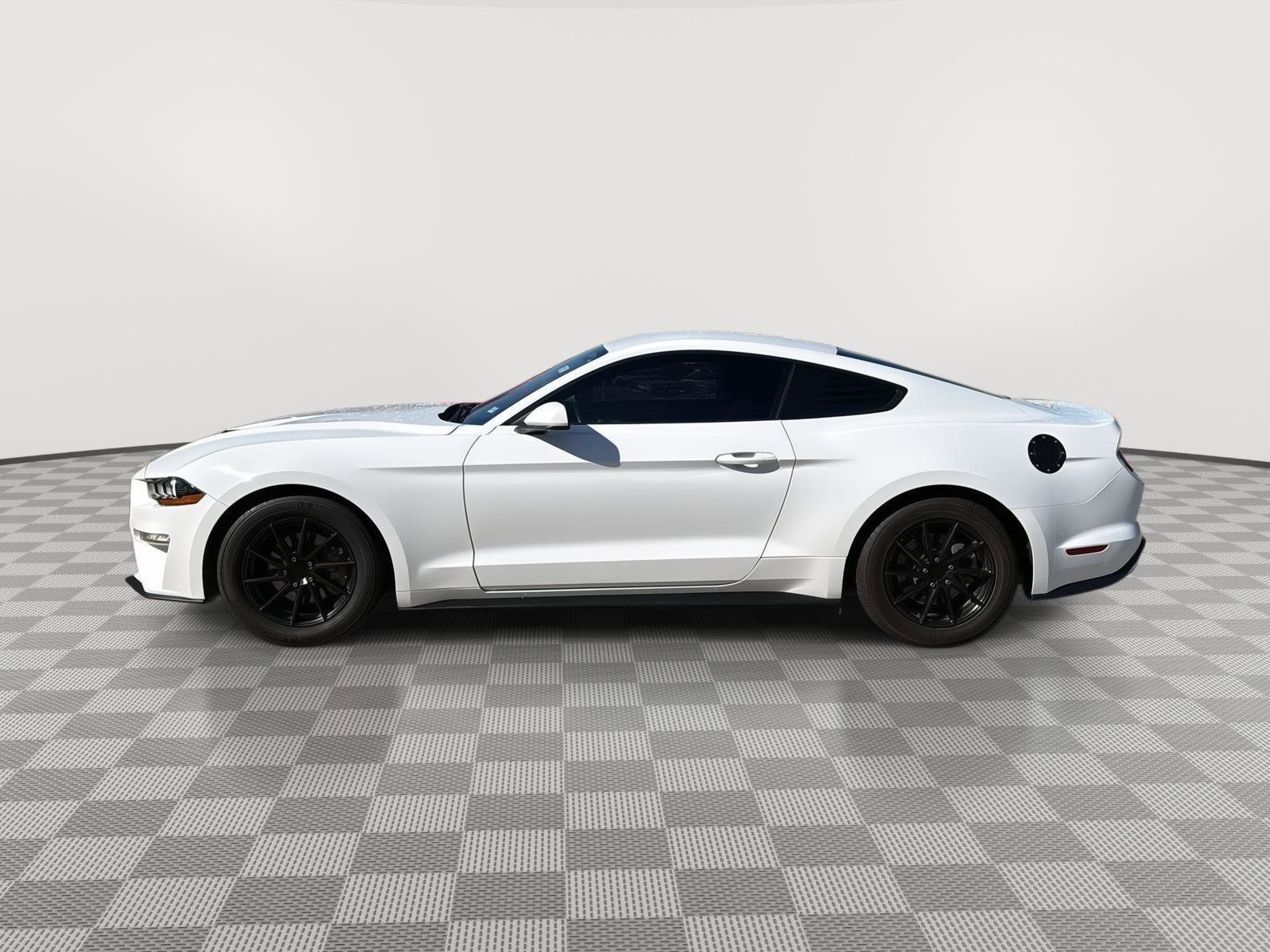 Used 2020 Ford Mustang Coupe image 2