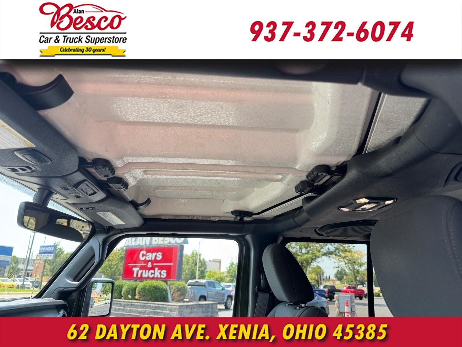 Used 2023 Jeep Wrangler Unlimited w/ Cold Weather Group AWD/4WD image 10