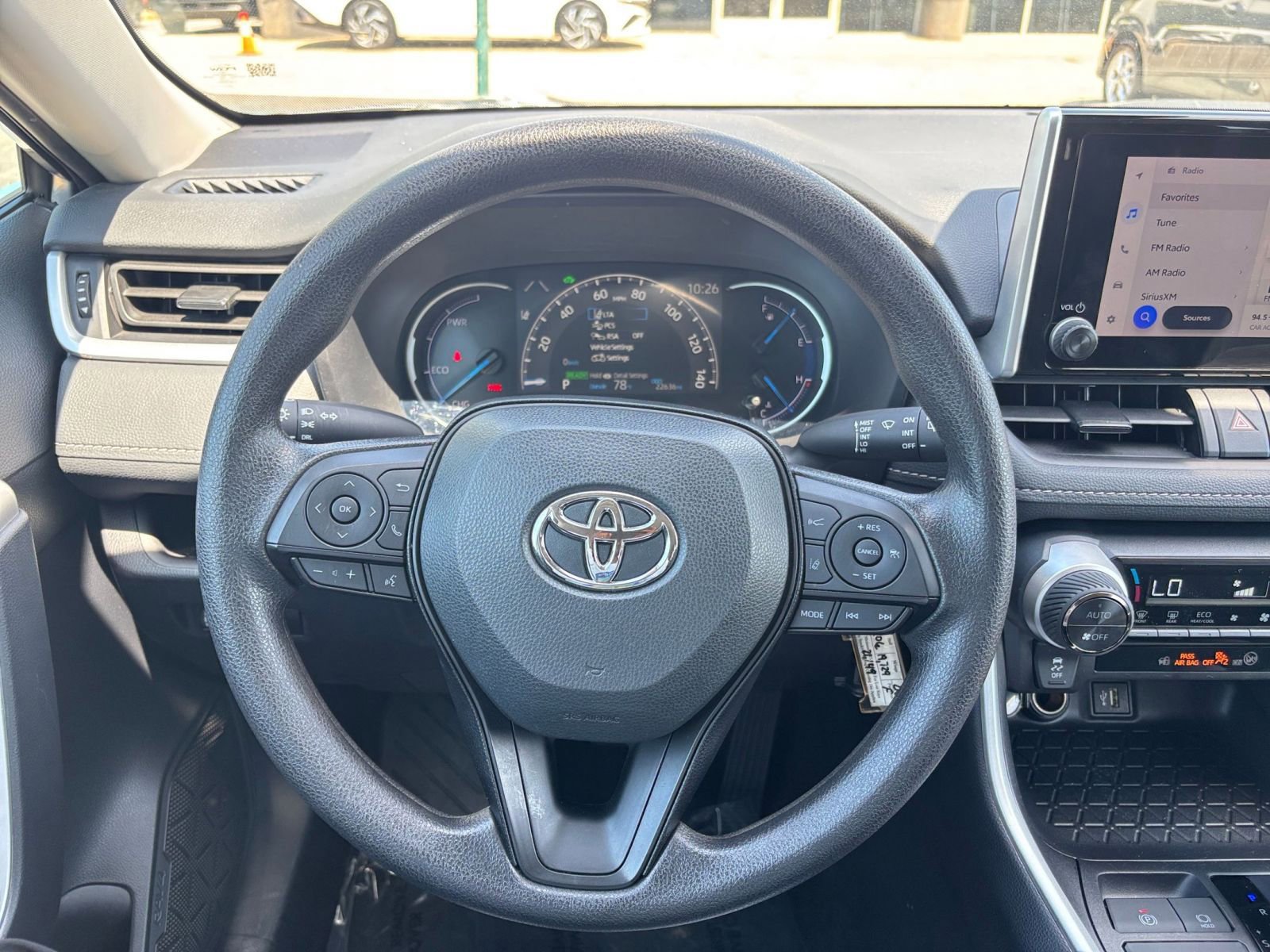 Used 2025 Toyota RAV4 LE AWD/4WD image 28