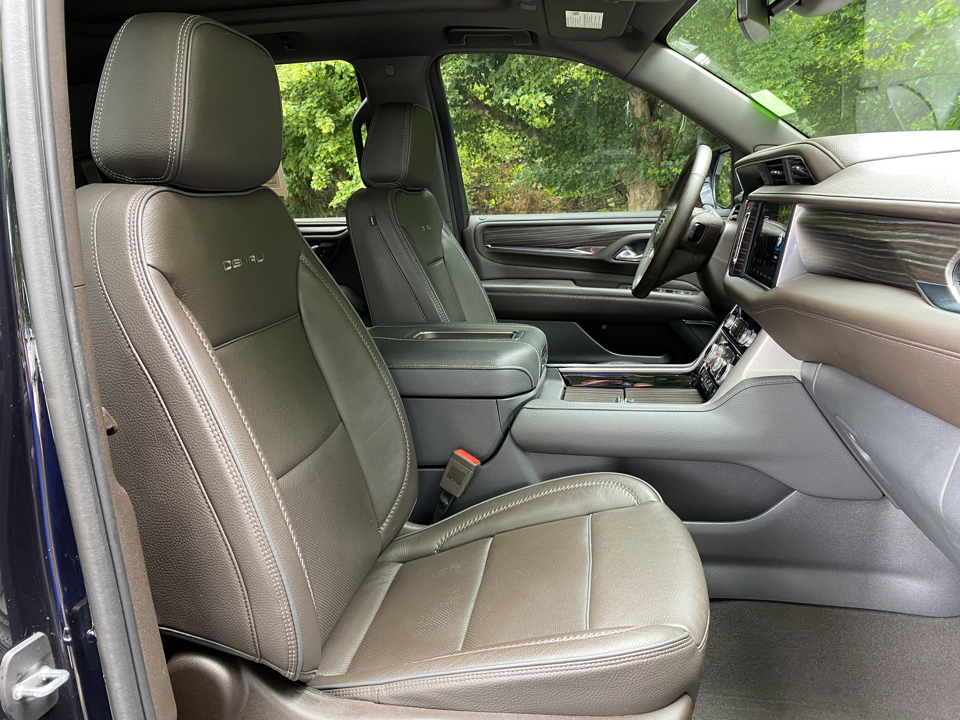 Used 2023 GMC Yukon Denali RWD image 36