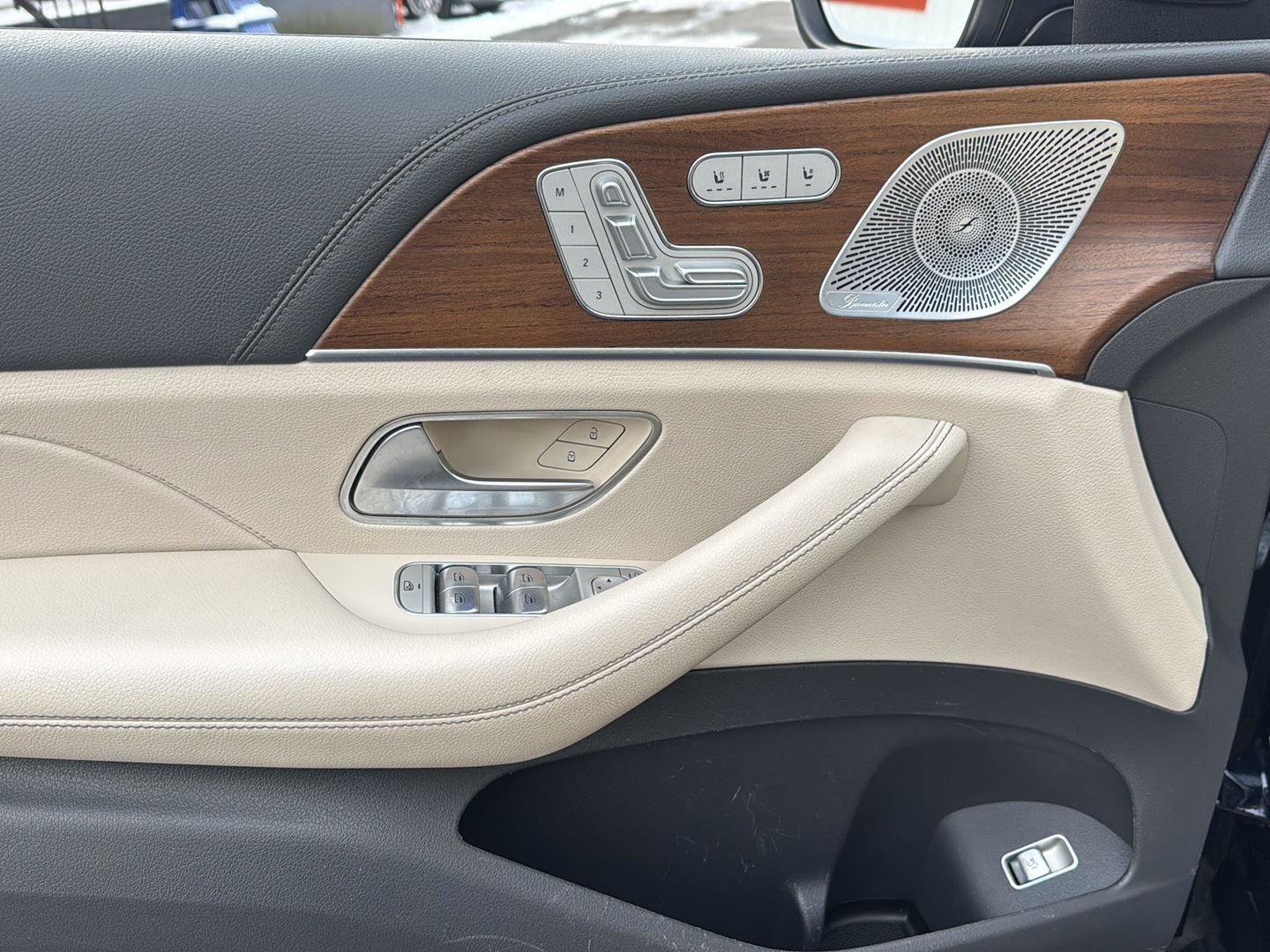 Used 2020 Mercedes-Benz GLE 350 4MATIC w/ 3rd Row Seat Package image 16