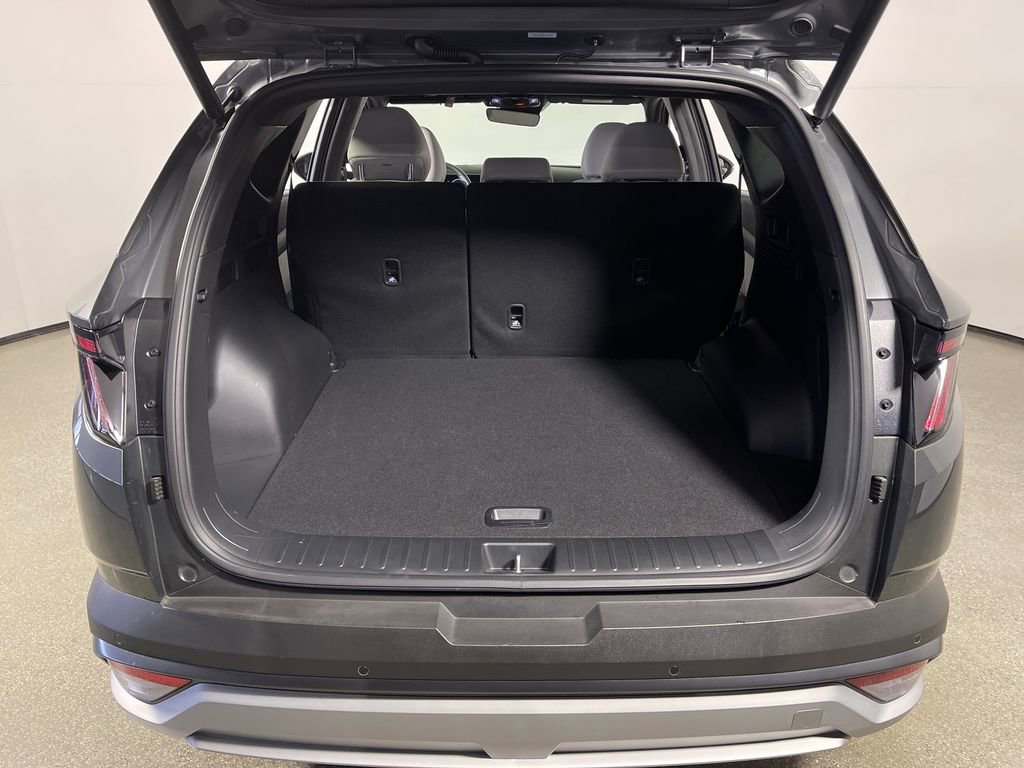 Certified 2025 Hyundai Tucson Limited AWD/4WD image 10