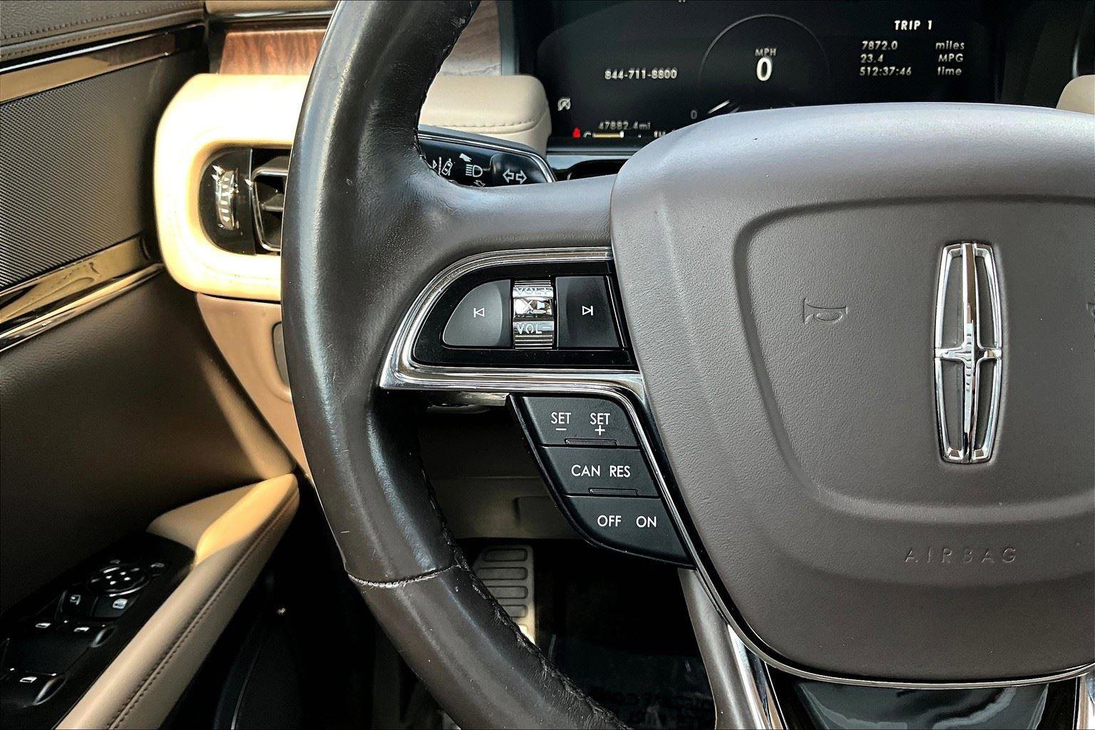 Used 2022 Lincoln Nautilus Reserve image 9