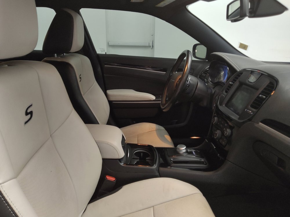 Used 2020 Chrysler 300 S w/ 300S Premium Group RWD image 21