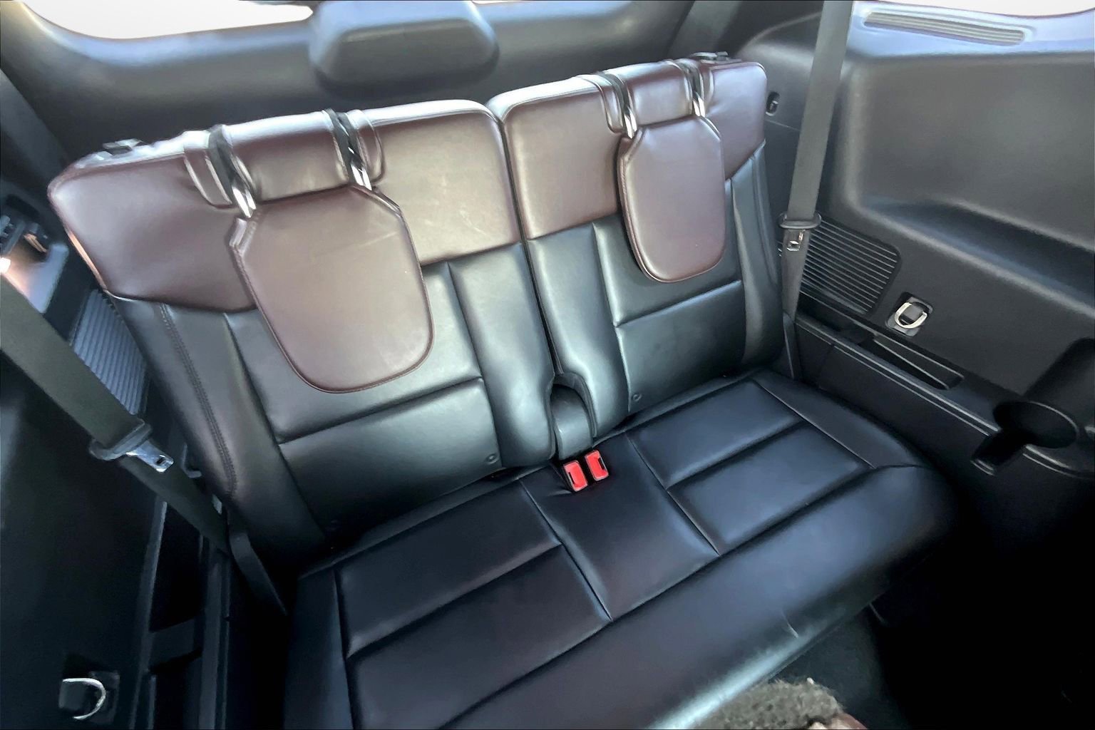 Used 2020 Ford Explorer Platinum w/ Premium Technology Package image 19