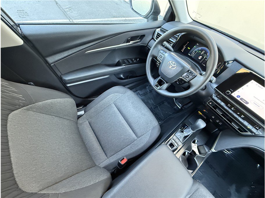 Used 2026 Toyota Camry LE FWD image 10