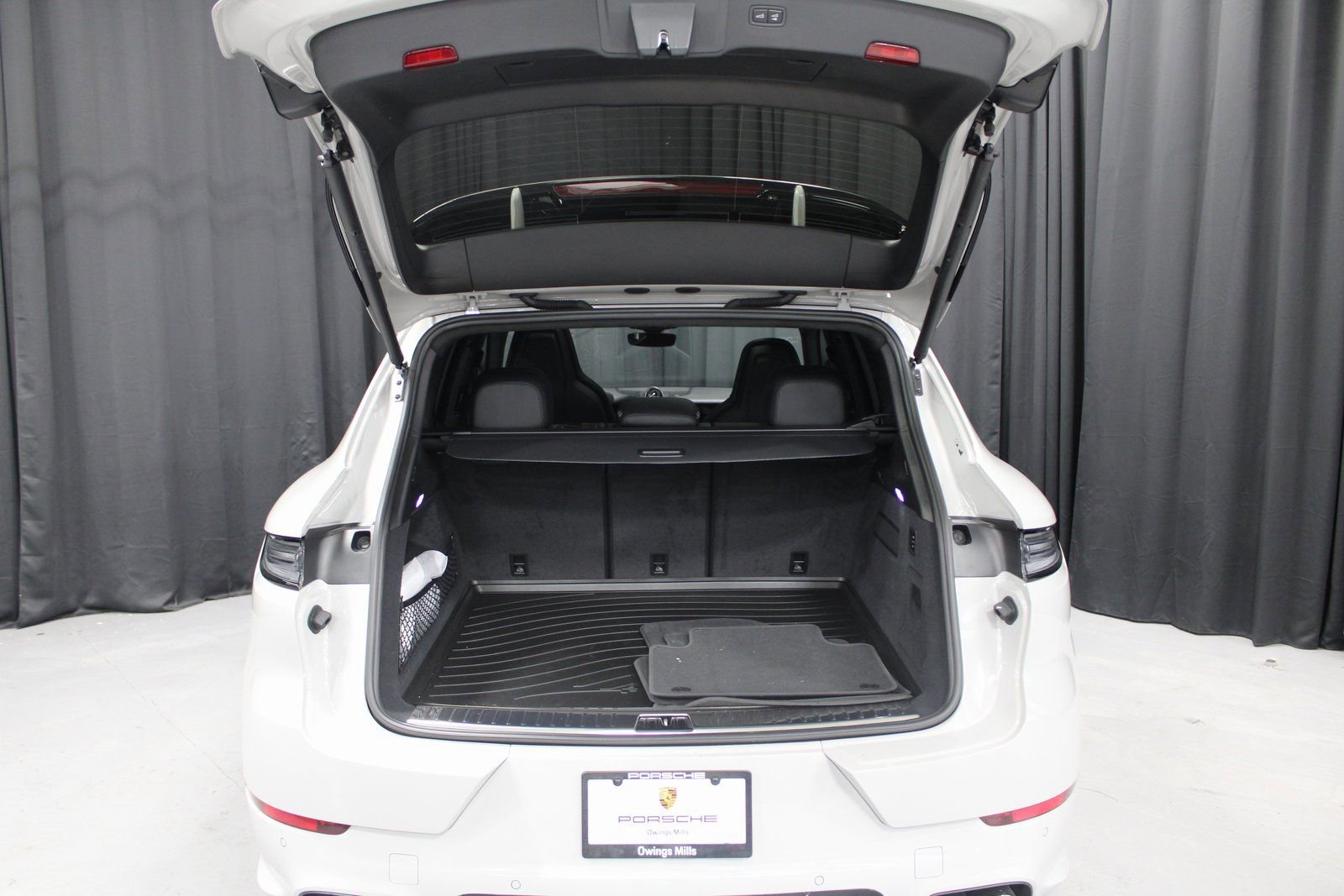 Certified 2025 Porsche Cayenne GTS image 17