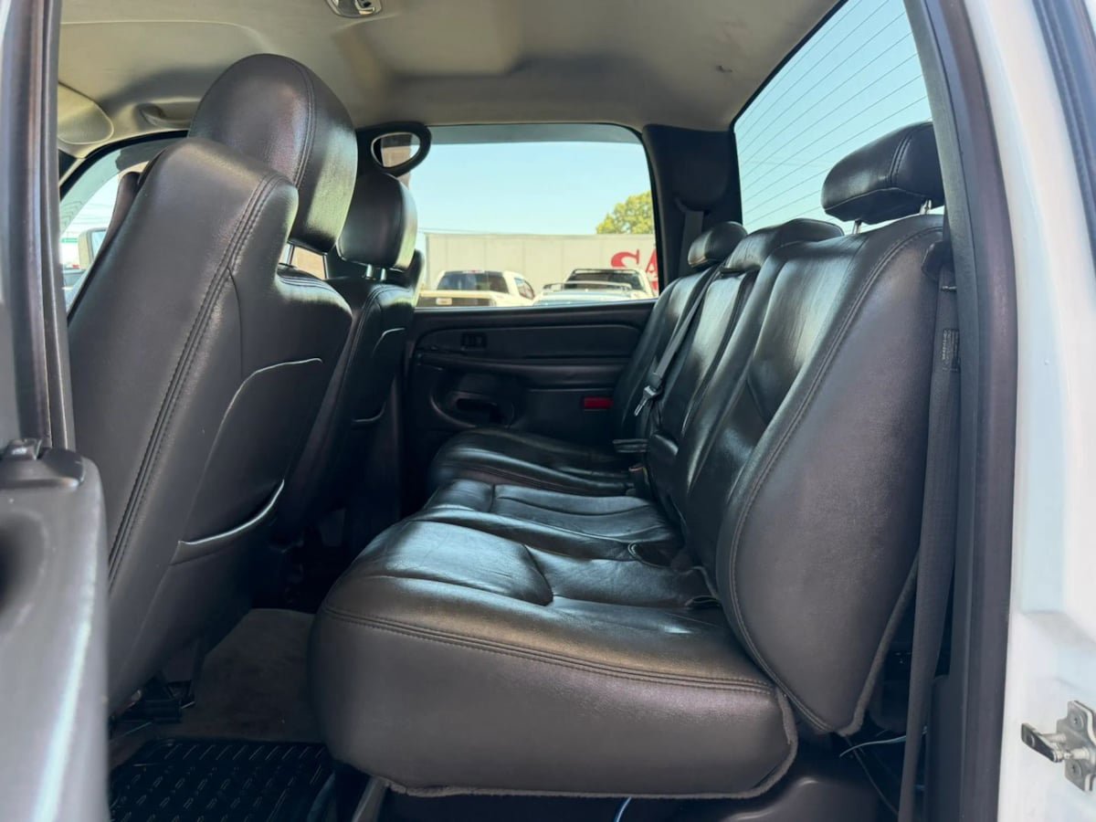 Used 2004 Chevrolet Silverado 2500 LT RWD image 43