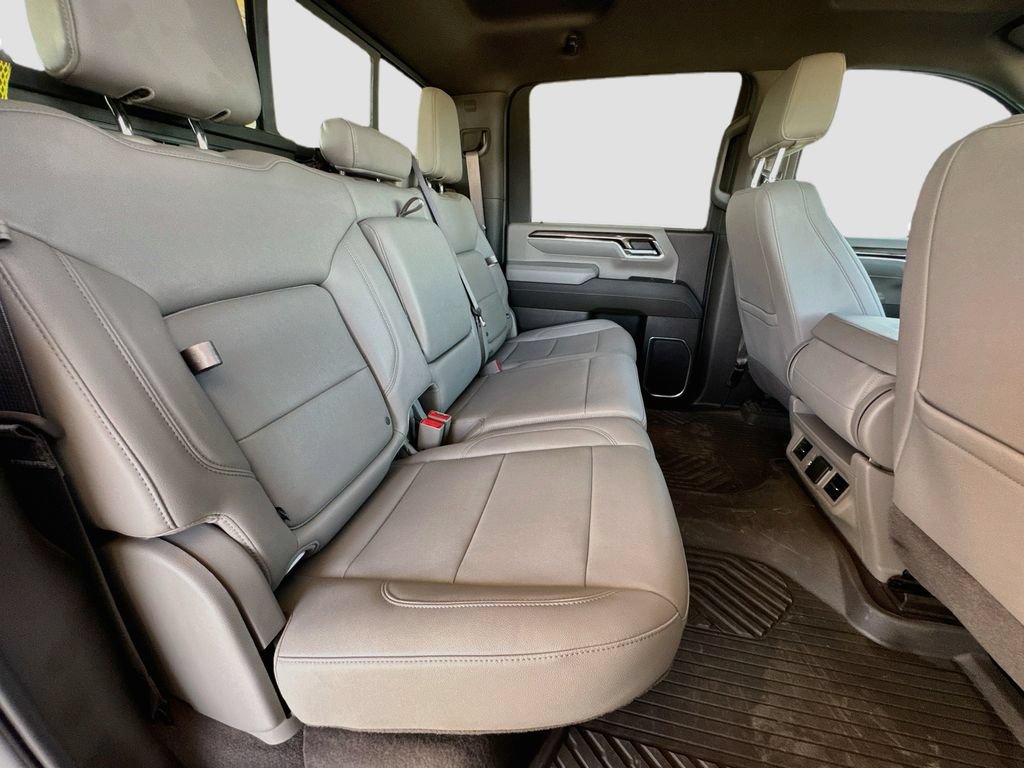 Used 2024 Chevrolet Silverado 2500 LT AWD/4WD image 27