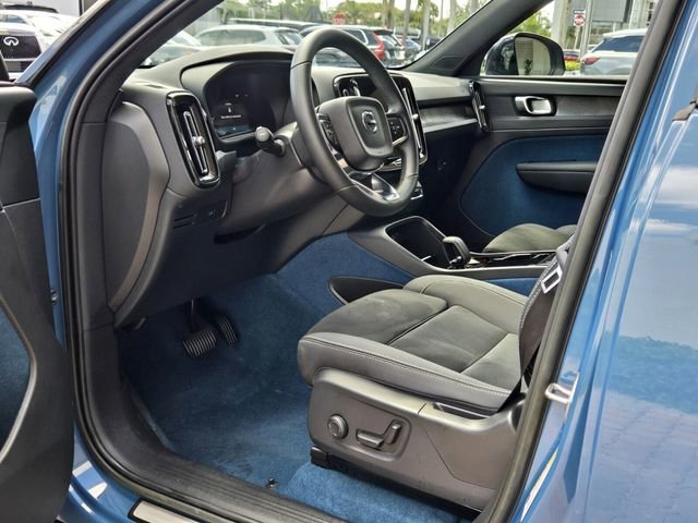Used 2023 Volvo XC40 Recharge Plus image 14