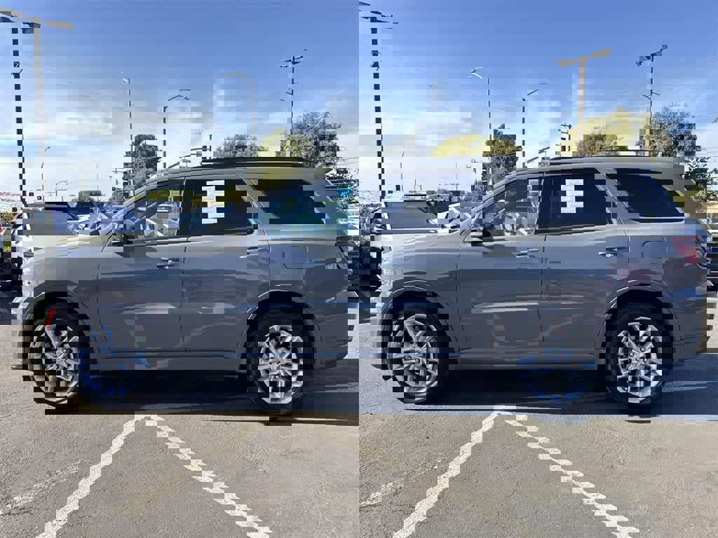 Used 2025 Dodge Durango GT image 3