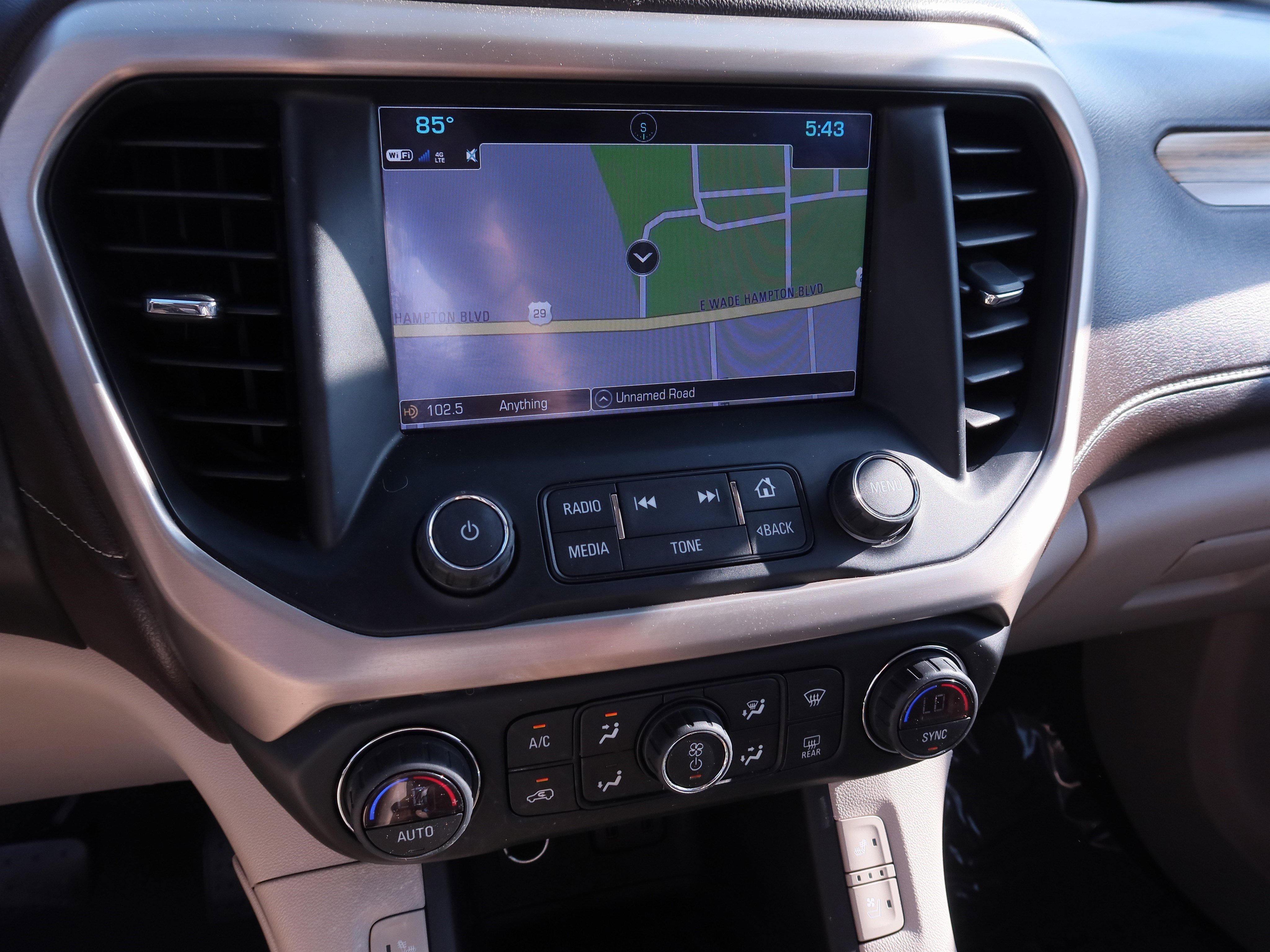 Used 2019 GMC Acadia Denali w/ Technology Package AWD/4WD image 19