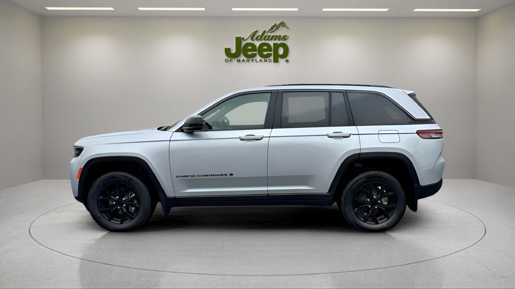 New 2026 Jeep Grand Cherokee Altitude AWD/4WD image 16