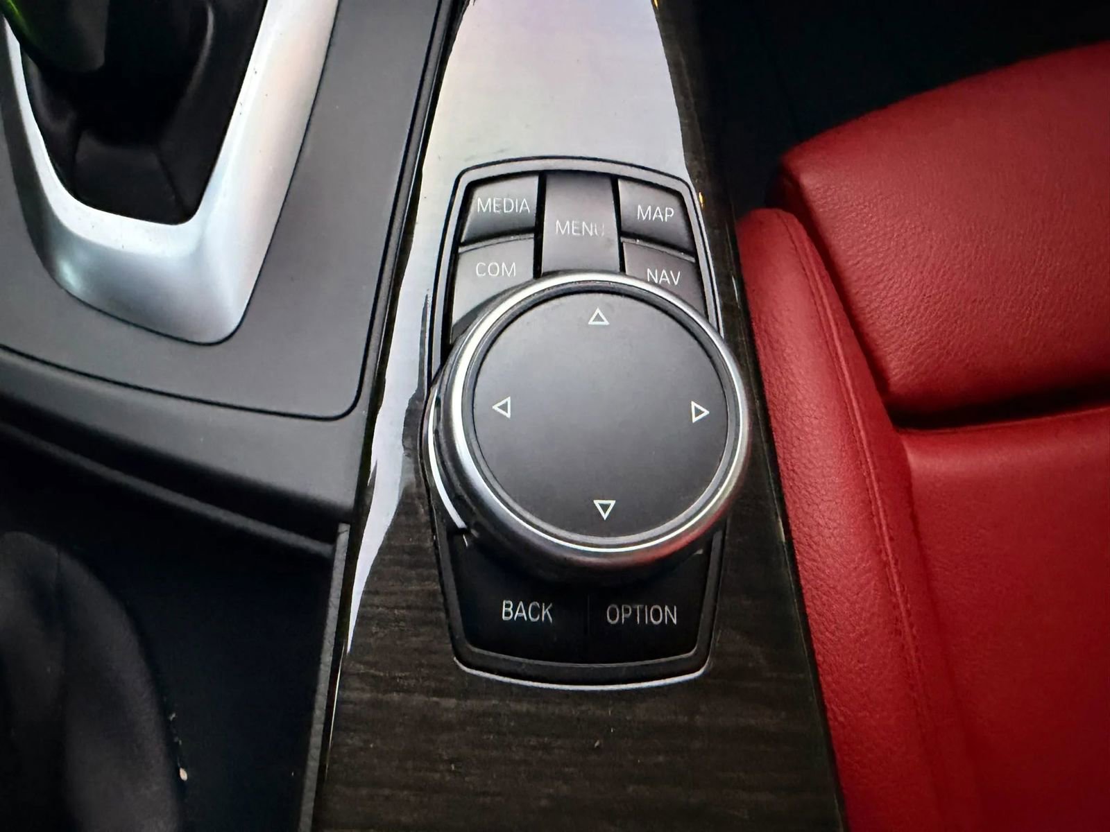 Used 2017 BMW 340i Sedan w/ Technology Package image 18