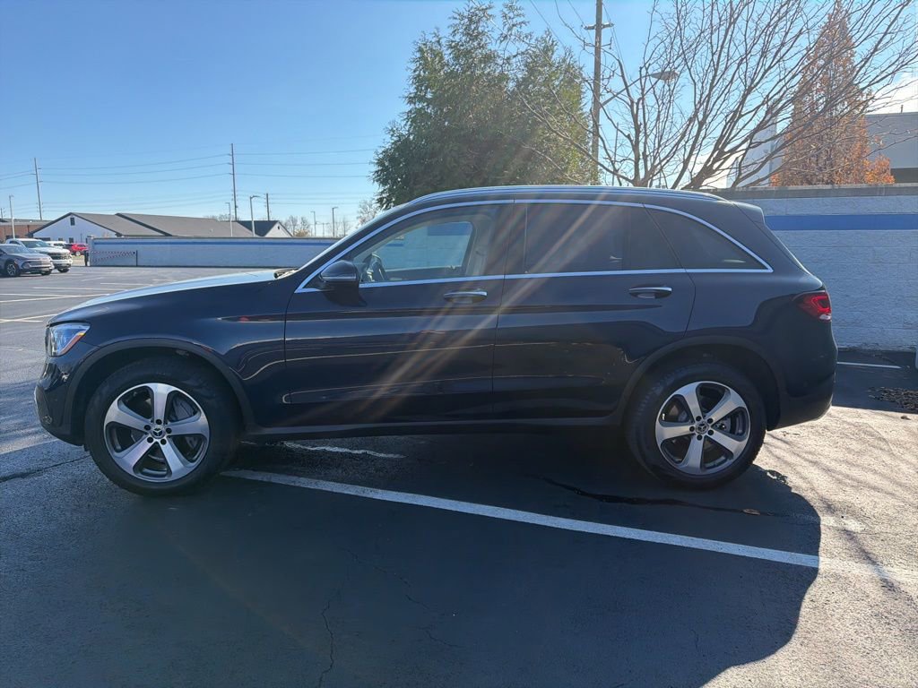 Used 2022 Mercedes-Benz GLC 300 4MATIC image 2