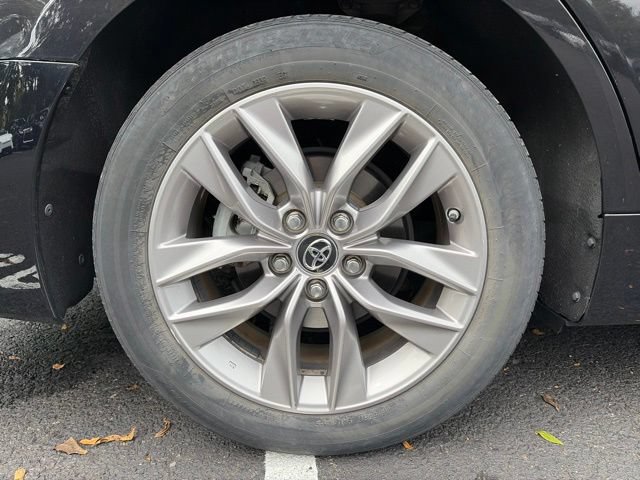Used 2019 Toyota Avalon XLE w/ Moonroof Package FWD image 6