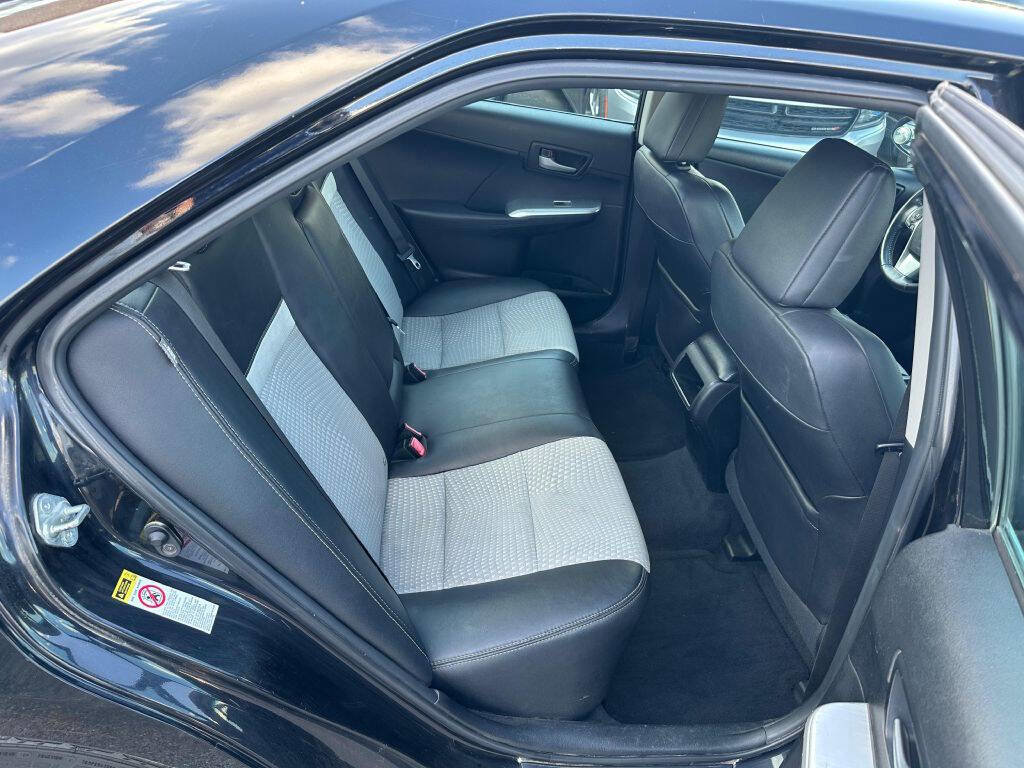 Used 2012 Toyota Camry image 21