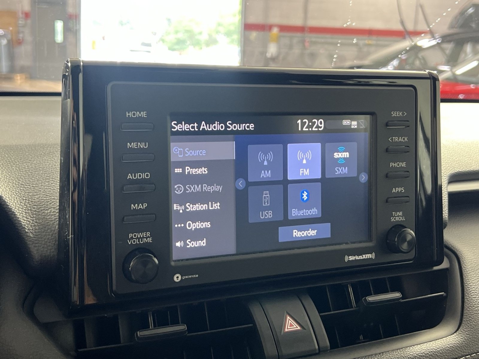 Used 2021 Toyota RAV4 LE AWD/4WD image 17