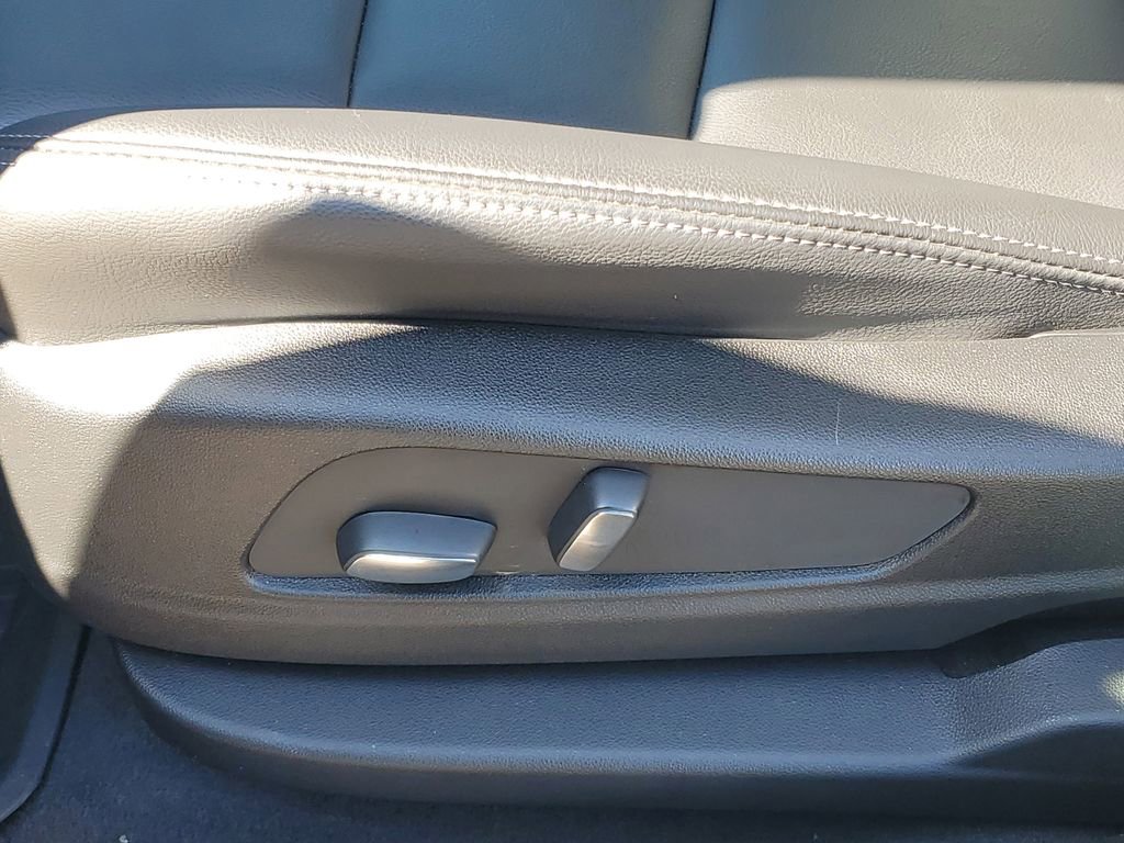 Used 2024 Cadillac XT6 Luxury w/ LPO, Floor Liner Package FWD image 7