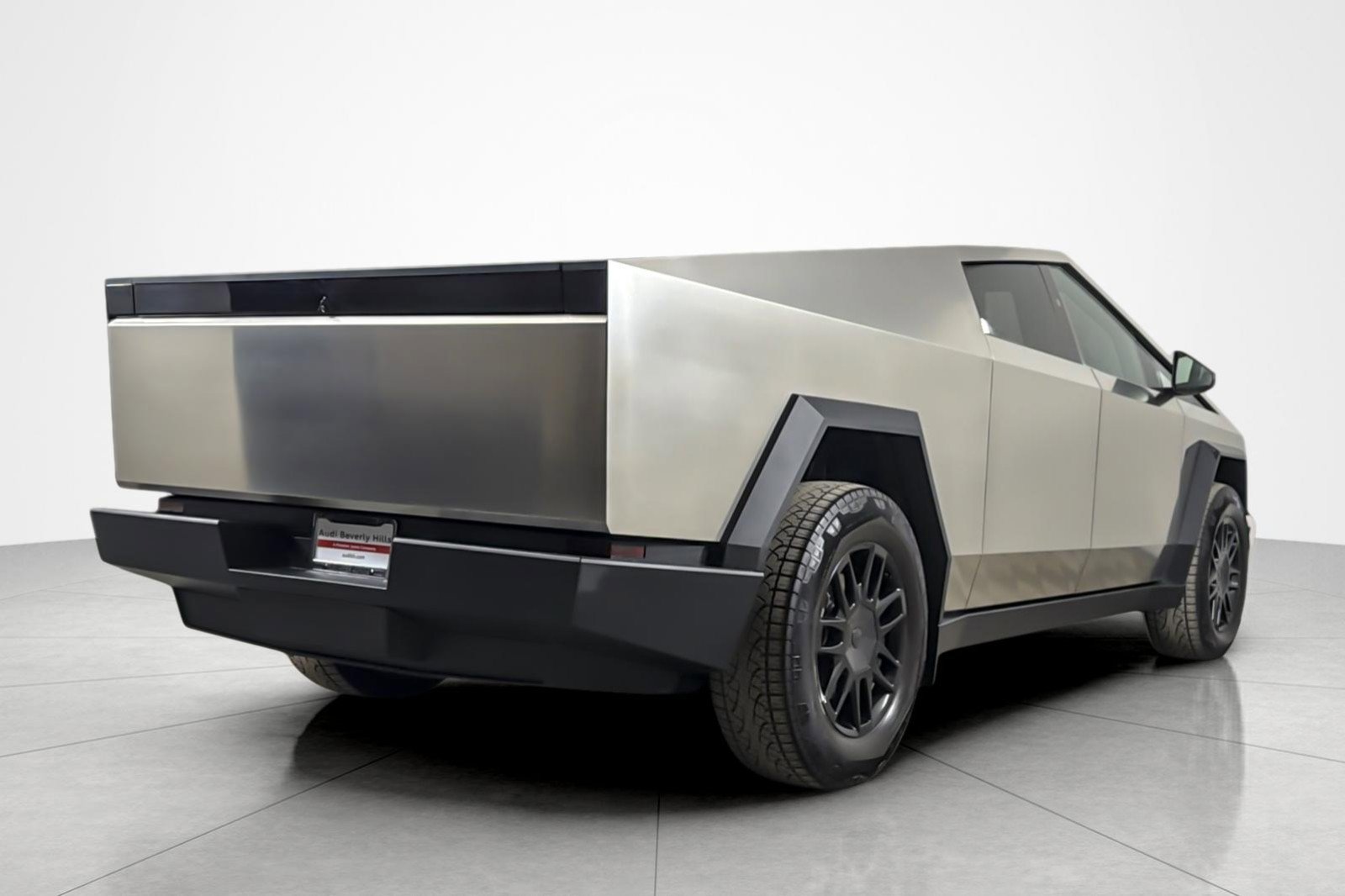 Used 2025 Tesla Cybertruck AWD Crew Cab image 5