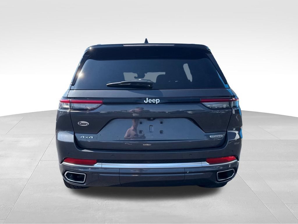 Used 2024 Jeep Grand Cherokee Summit AWD/4WD image 9