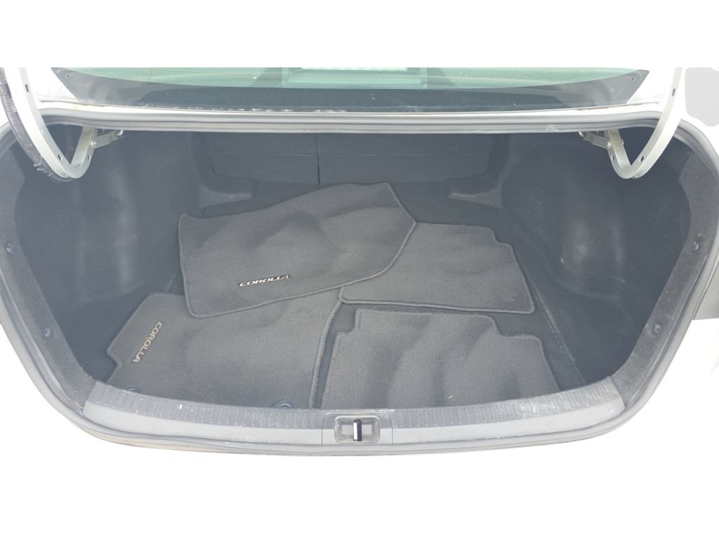 Used 2022 Toyota Corolla LE FWD image 9