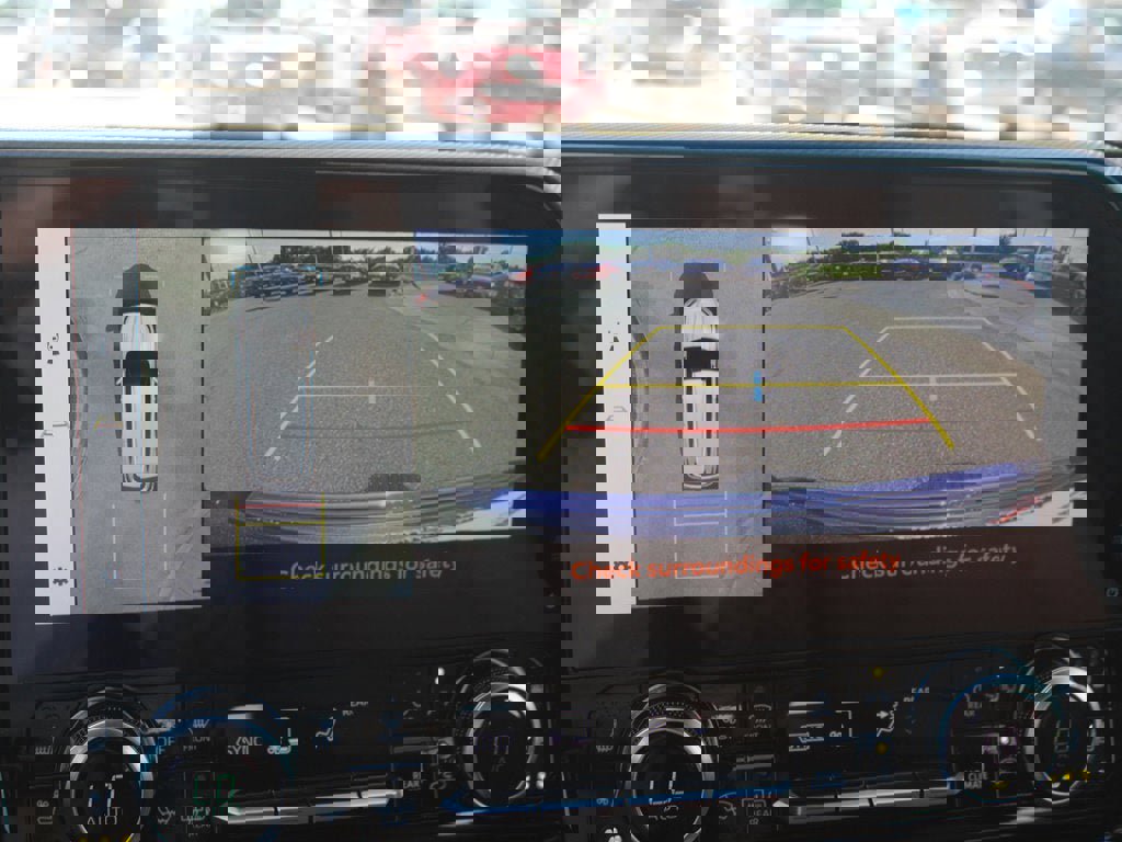 Used 2026 Toyota Highlander Platinum image 4