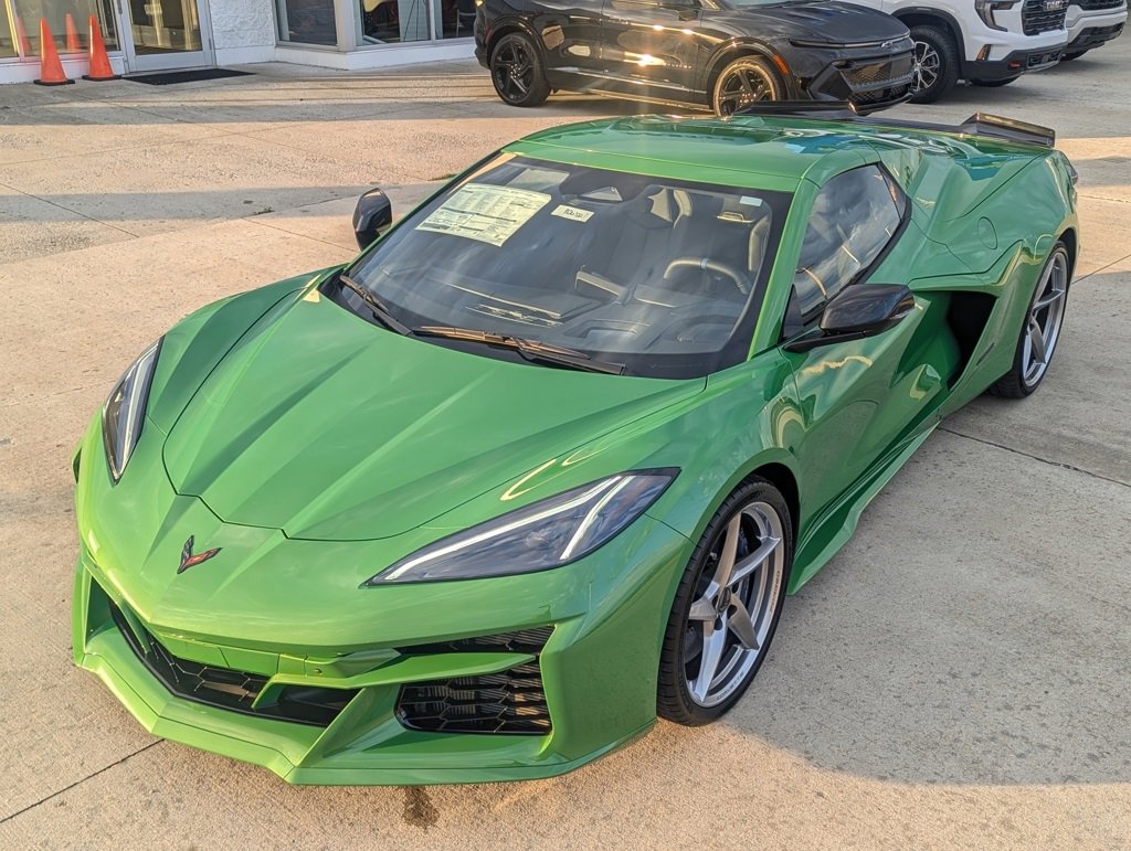 New 2026 Chevrolet Corvette E-Ray image 10
