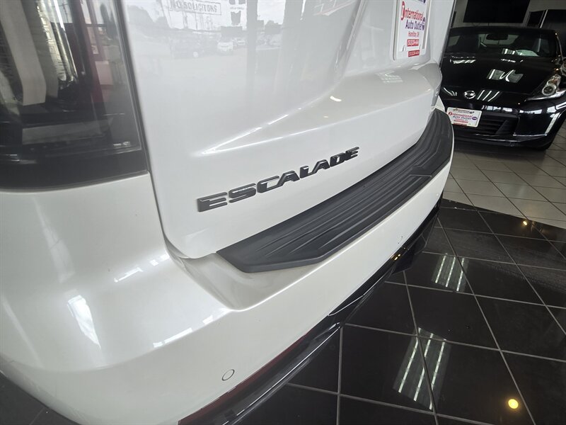 Used 2022 Cadillac Escalade Sport w/ Touring Package AWD/4WD image 24