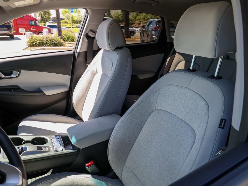 Used 2023 Hyundai Kona SE w/ Cargo Package image 15