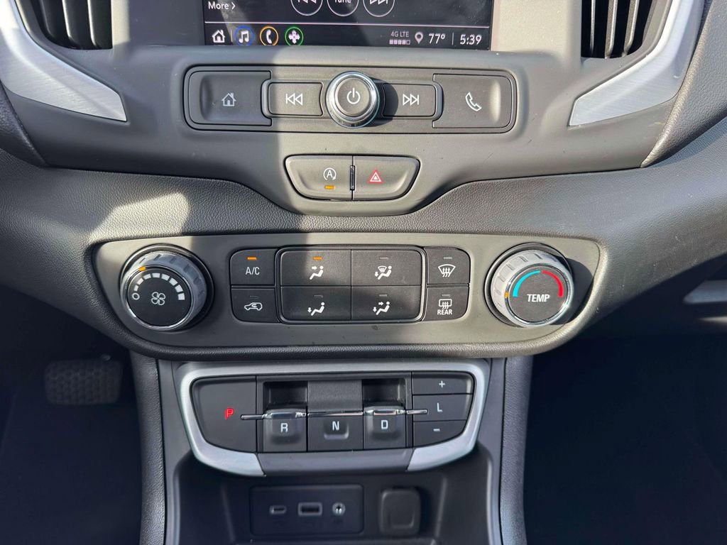 Used 2023 GMC Terrain SLE w/ Elevation Edition image 28