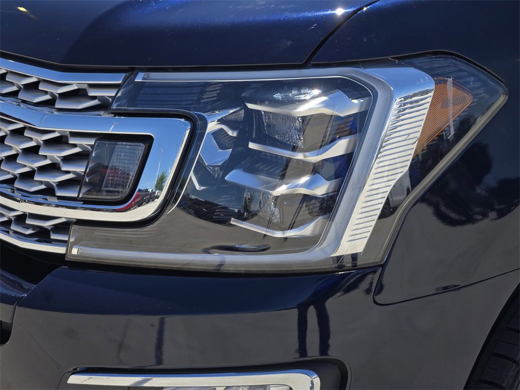 Used 2021 Ford Expedition Platinum image 3