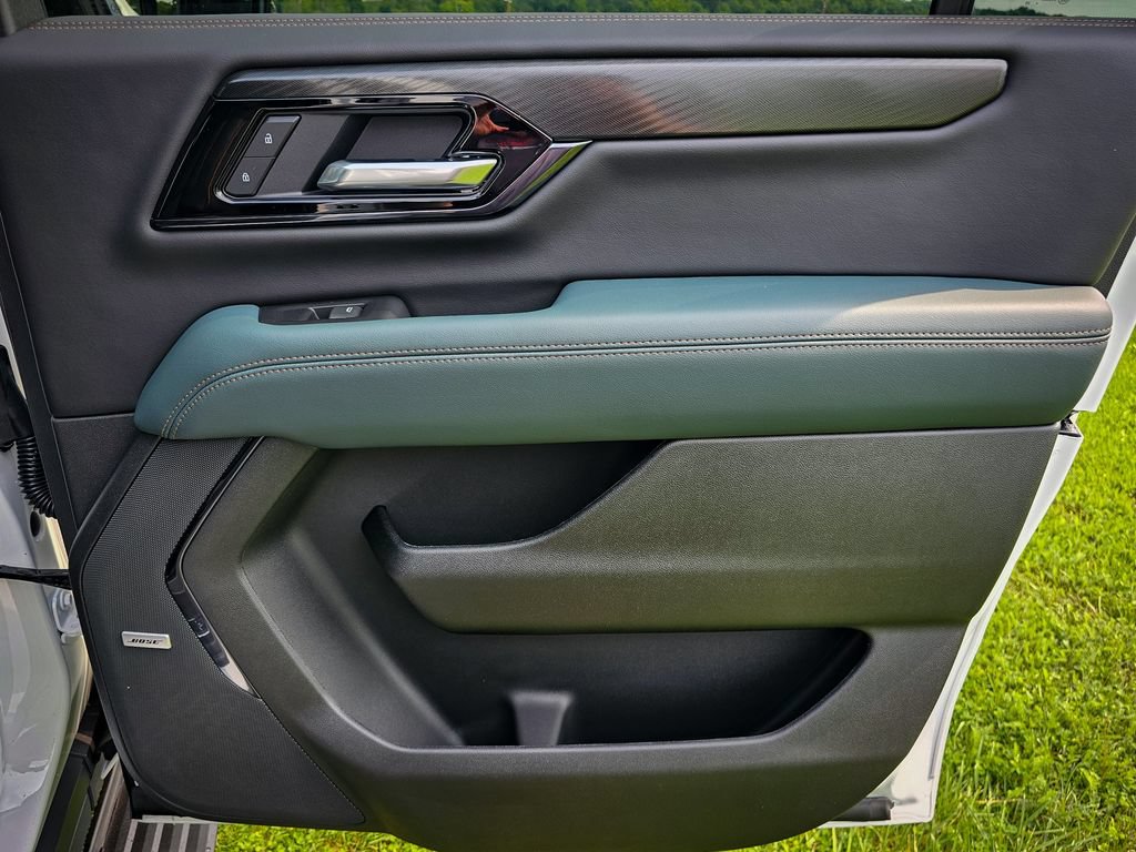 New 2026 GMC Yukon XL AT4 w/ AT4 Premium Plus Package AWD/4WD image 47
