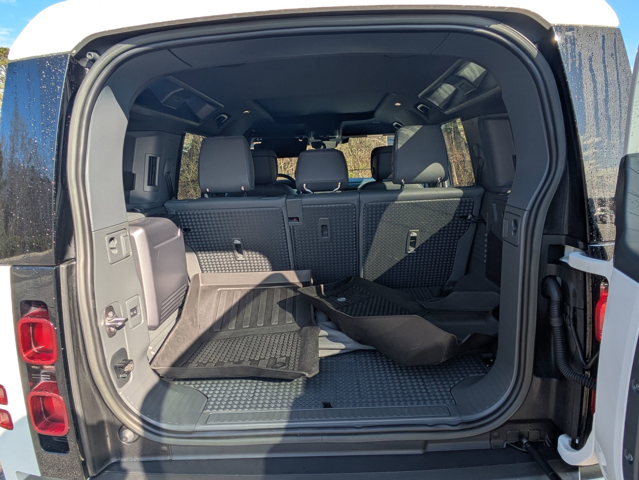 Certified 2023 Land Rover Defender 110 X-Dynamic SE image 28