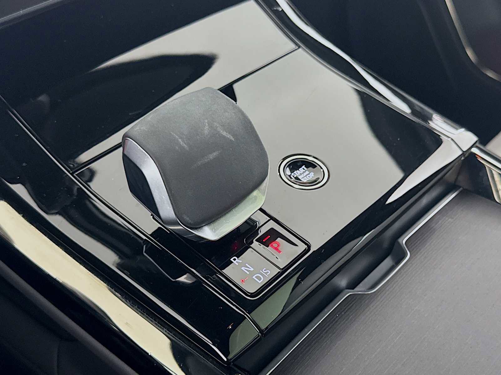 Used 2024 Land Rover Range Rover Sport SE image 19