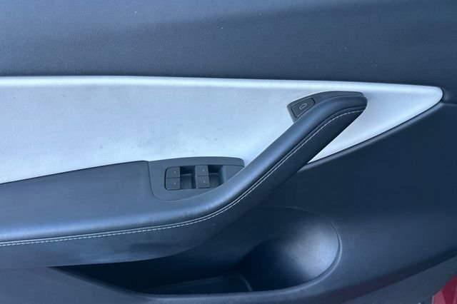 Used 2021 Tesla Model Y 2WD image 13