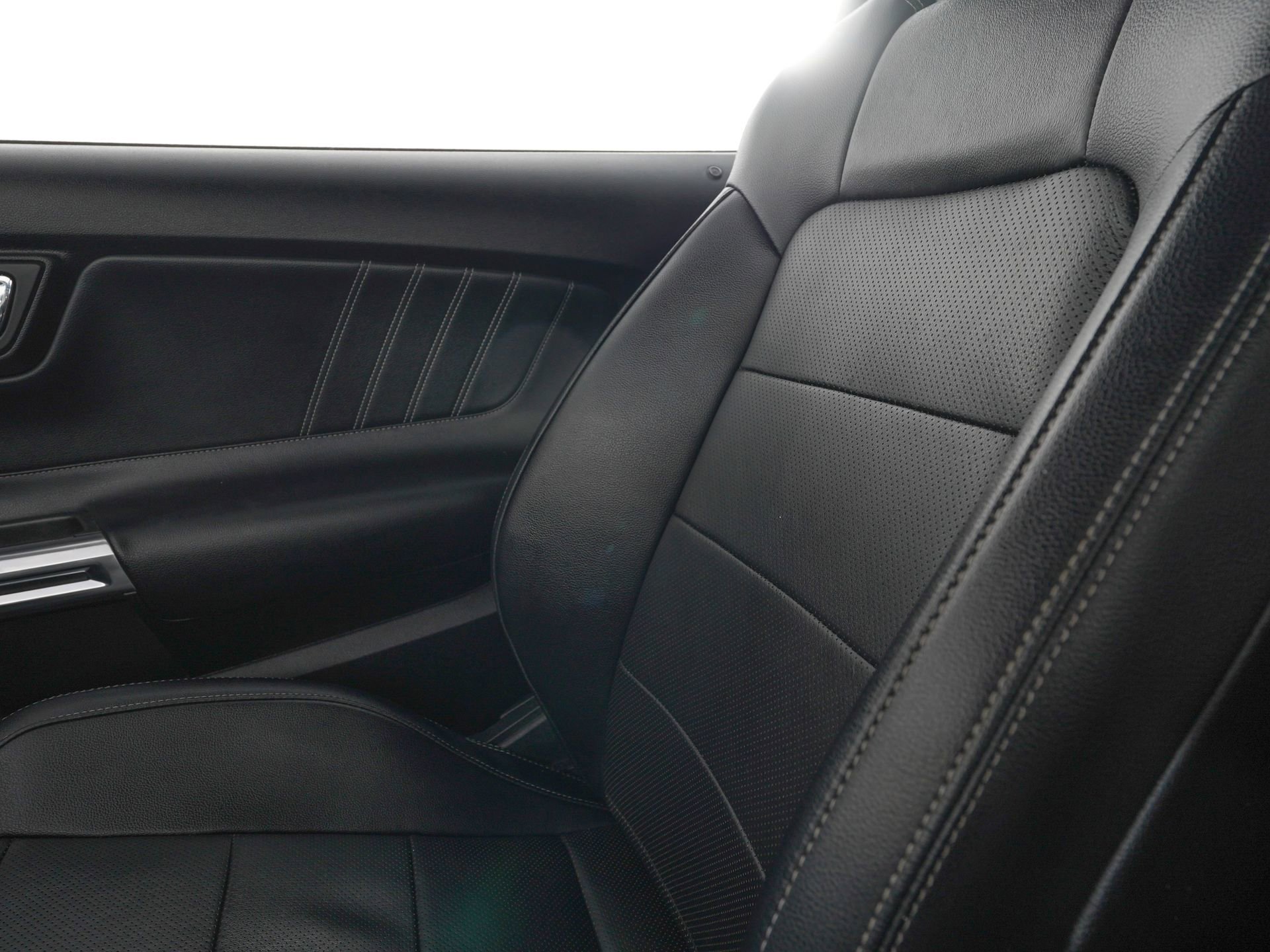 Used 2016 Ford Mustang Premium w/ Equipment Group 201A image 24