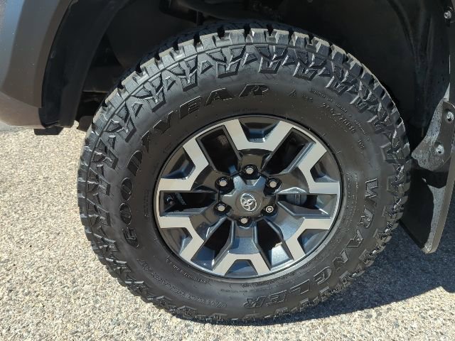 Used 2020 Toyota Tacoma TRD Off-Road image 24