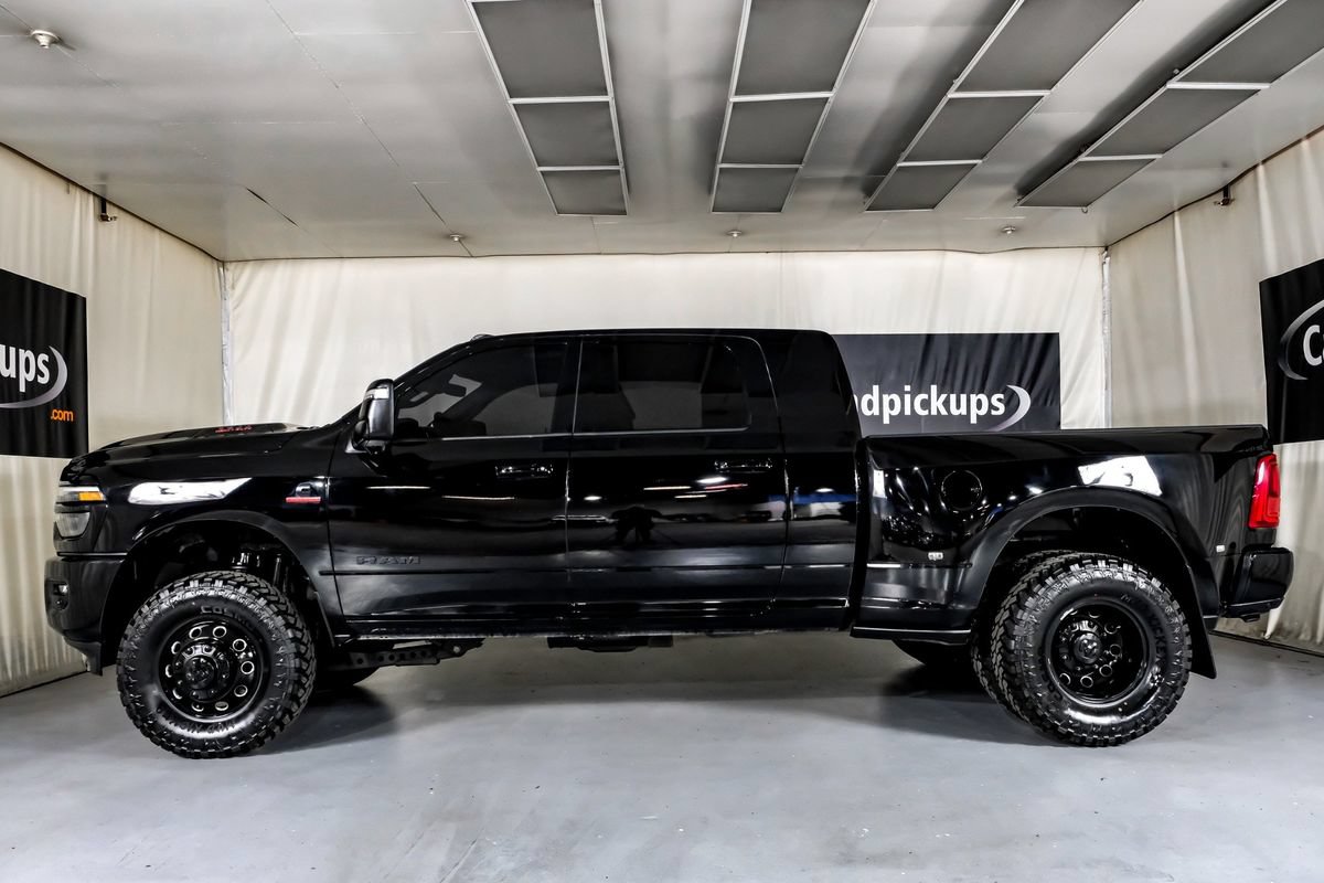 Used 2025 RAM 3500 Laramie AWD/4WD image 11