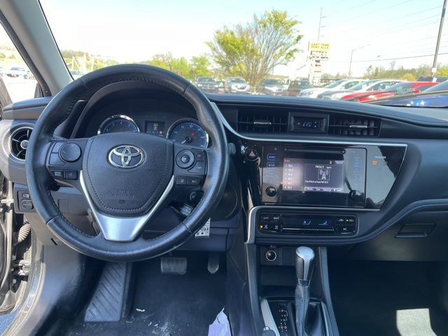 Used 2017 Toyota Corolla SE w/ Carpet Mat Package (TMS) FWD image 12