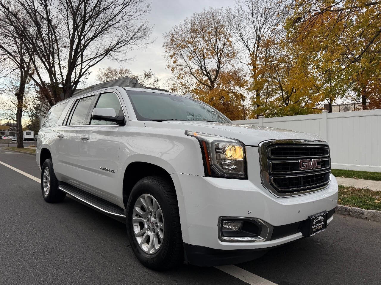 Used 2016 GMC Yukon XL SLT w/ Open Road Package image 3